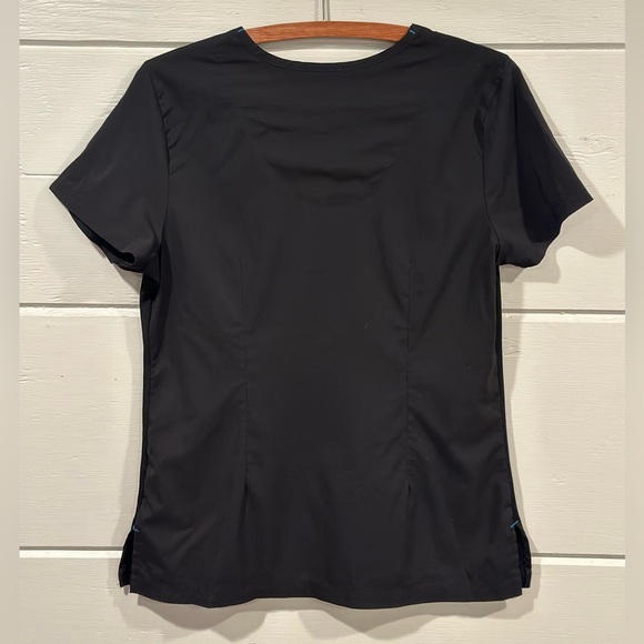 Women’s Koi basics scrub top - Picture 2 of 2
